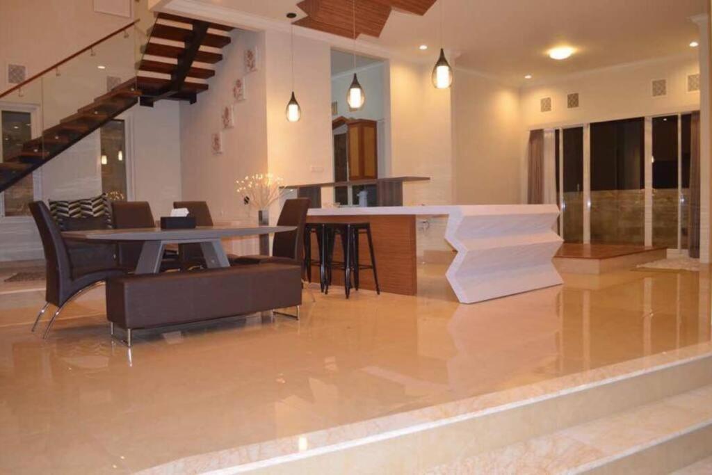 באטו Villa Agro Kusuma Pinus R7 מראה חיצוני תמונה